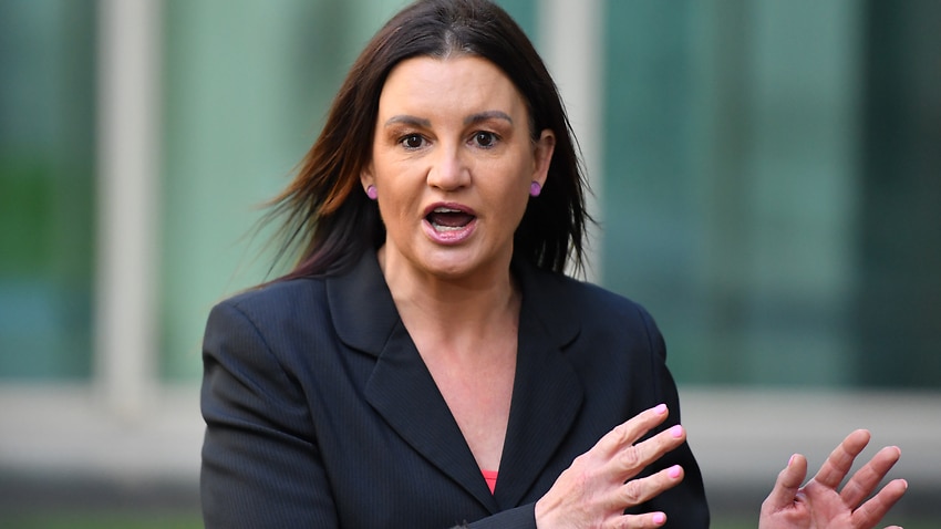 Image for read more article 'Jacqui Lambie calls on Scott Morrison to show leadership on vaccine mandates'