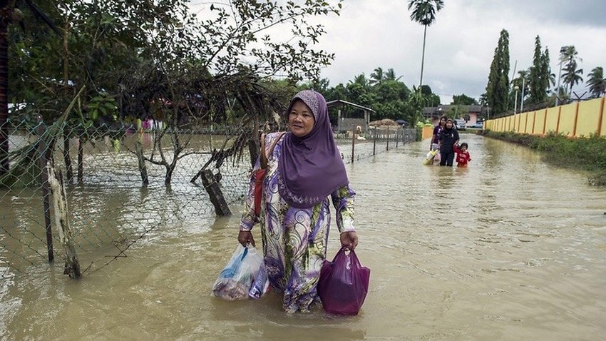 Malaysia Floods Prompt Mass Evacuations | SBS News