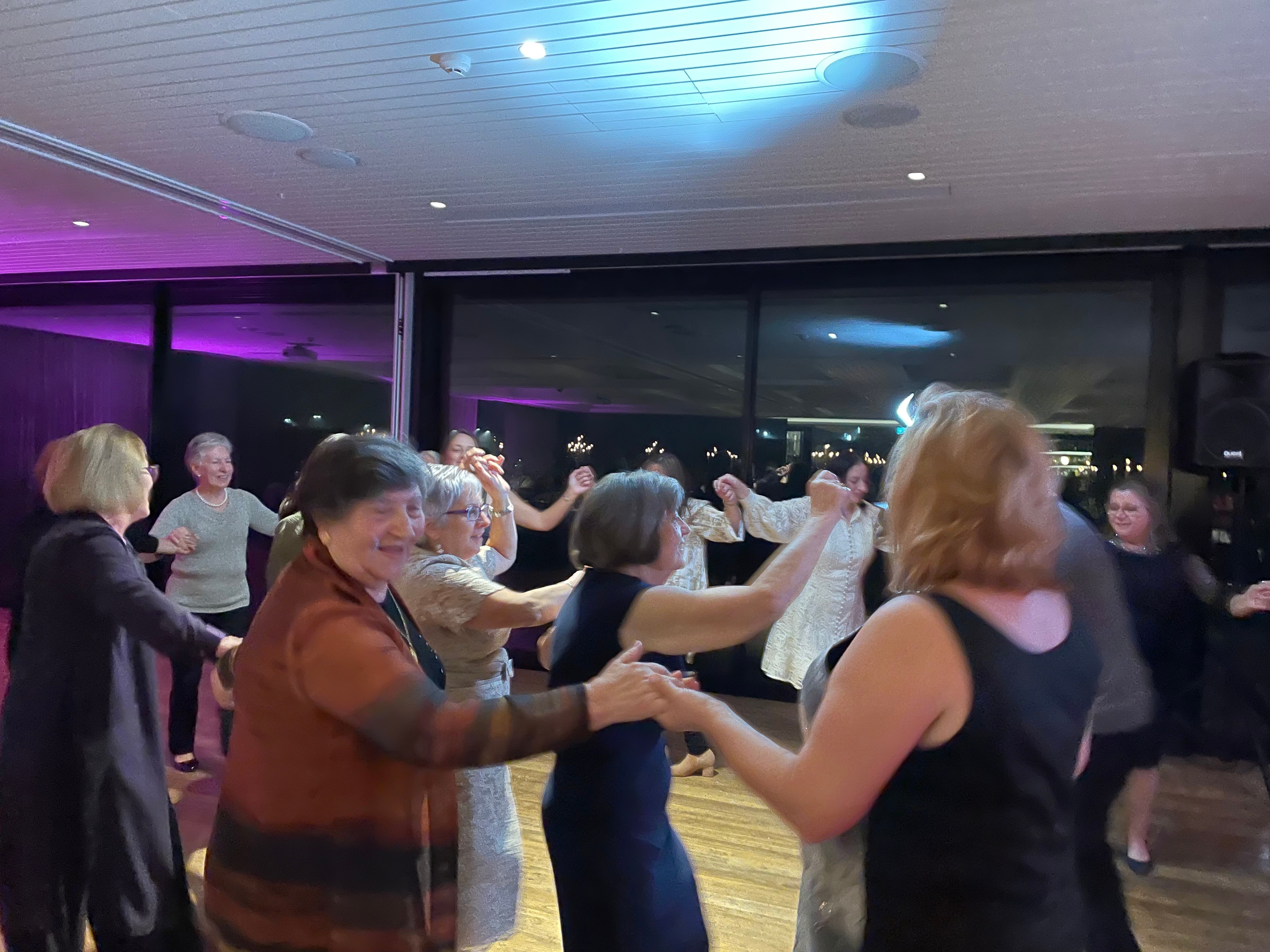Na festa dos 50 anos da escola portuguesa de Petersham/Marrickville comeu-se bem, conversou-se muito e dançou-se bastante