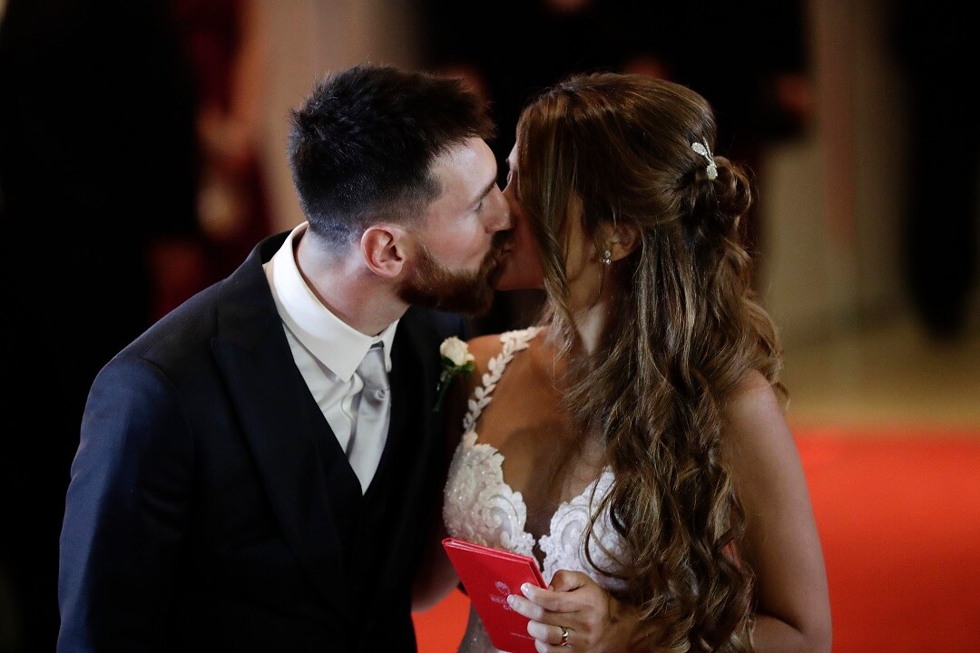 Lionel Messi marries in 'wedding of the century' | SBS News