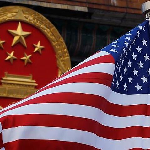 美國商務部宣布將33間中國公司及機構列入經濟黑名單。此外，英國首相約翰遜亦據報計劃減少華為參與英國5G網絡的建設。