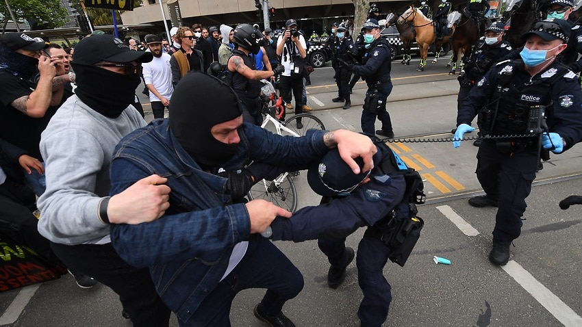 Police use pepper spray, arrest 16 people as scuffles erupt at Melbourne anti-lockdown rally ...