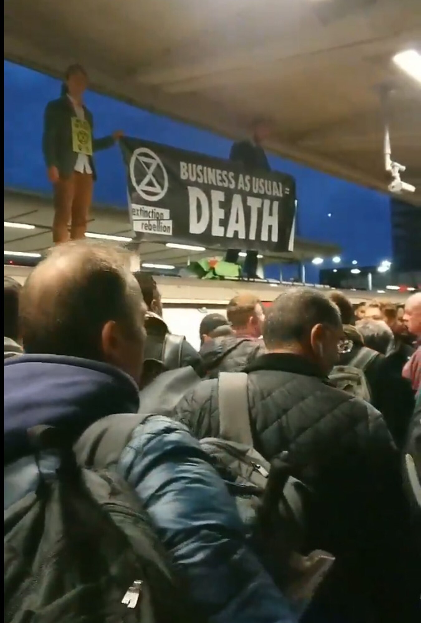 Brawls And Arrests As Climate Activists Extinction Rebellion Disrupt London Trains Sbs News