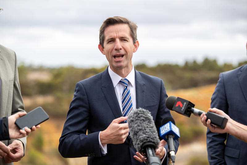 Senator Simon Birmingham defends plan to send asylum seekers to ...