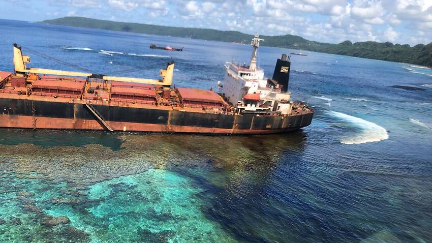Oil spill from the Solomon Trader after running aground in Rennell, Solomon Islands