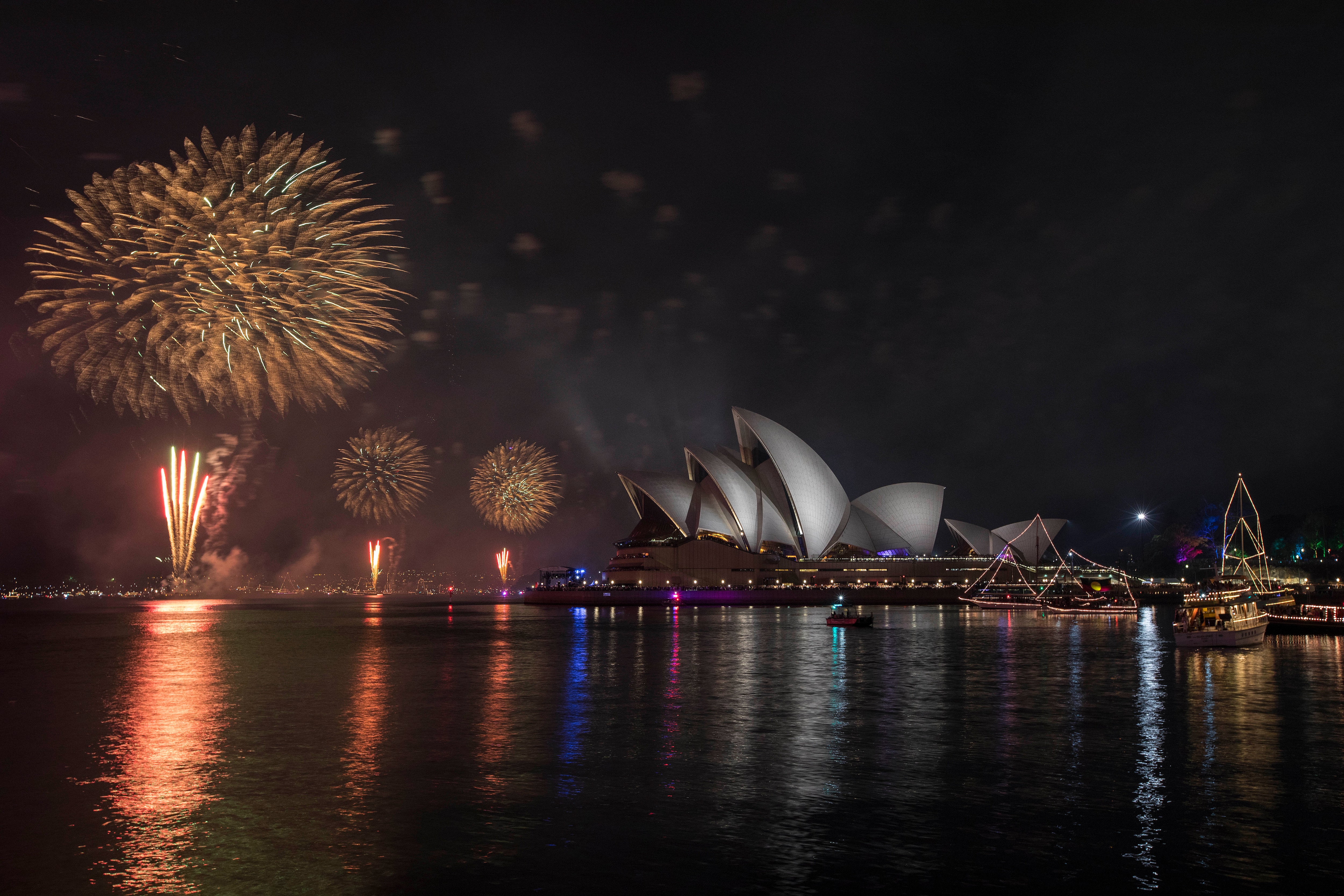 Fire authorities give Sydney's New Year's Eve fireworks the green light