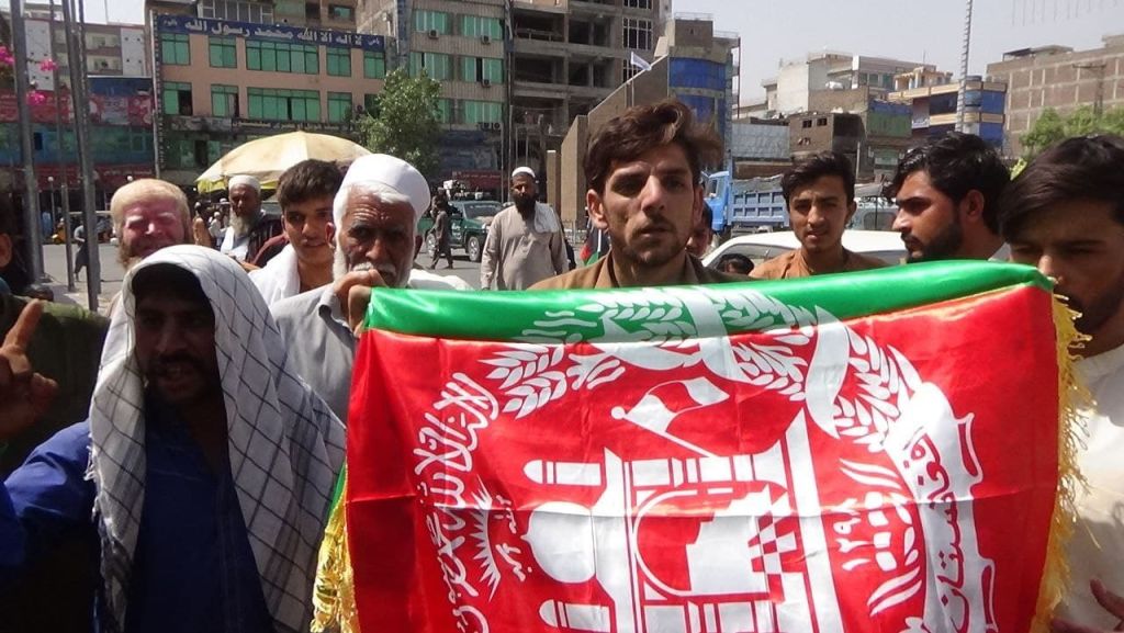 Taliban patrols Jalalabad city