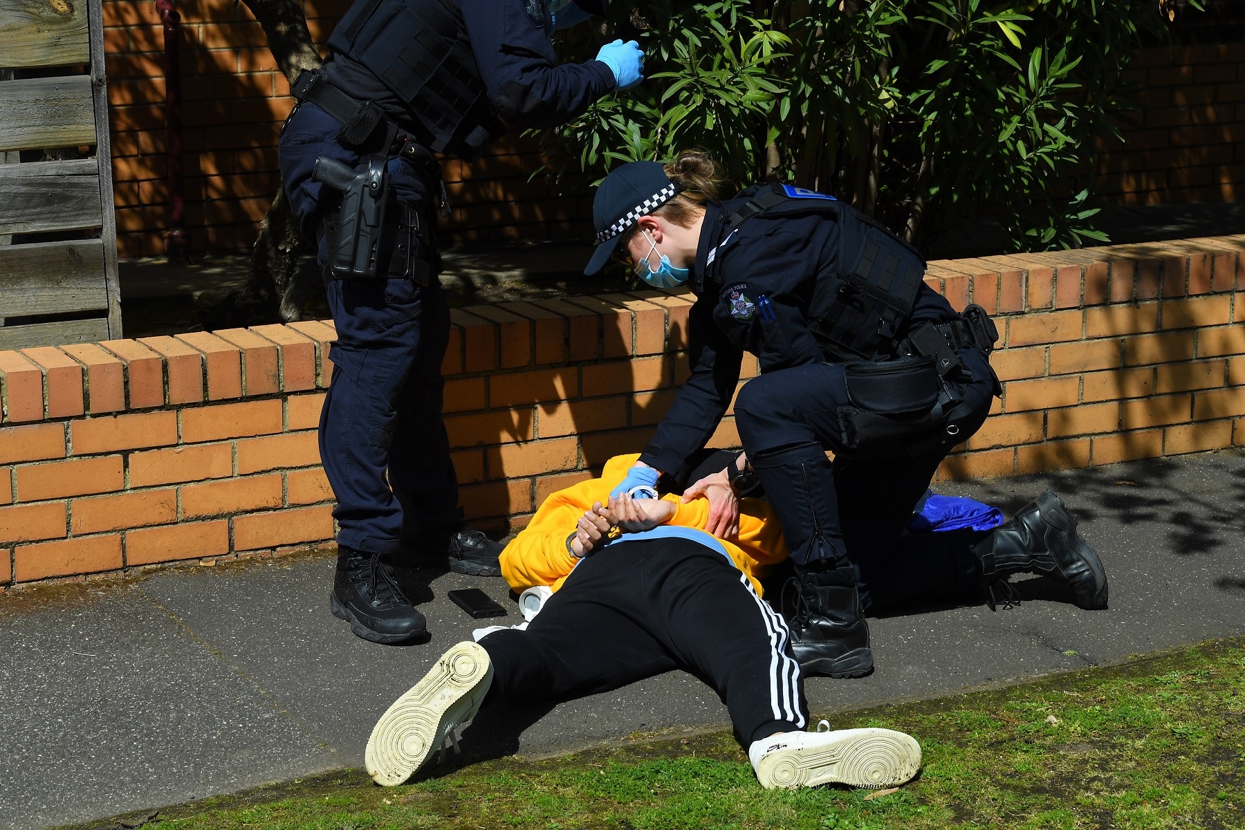 Sbs Language Melbourne 16 People Arrested After Clash Between Police 