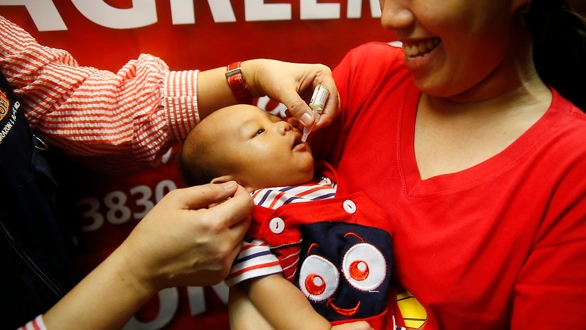 Image for read more article 'WHO declares Philippines polio-free after vaccine campaign'