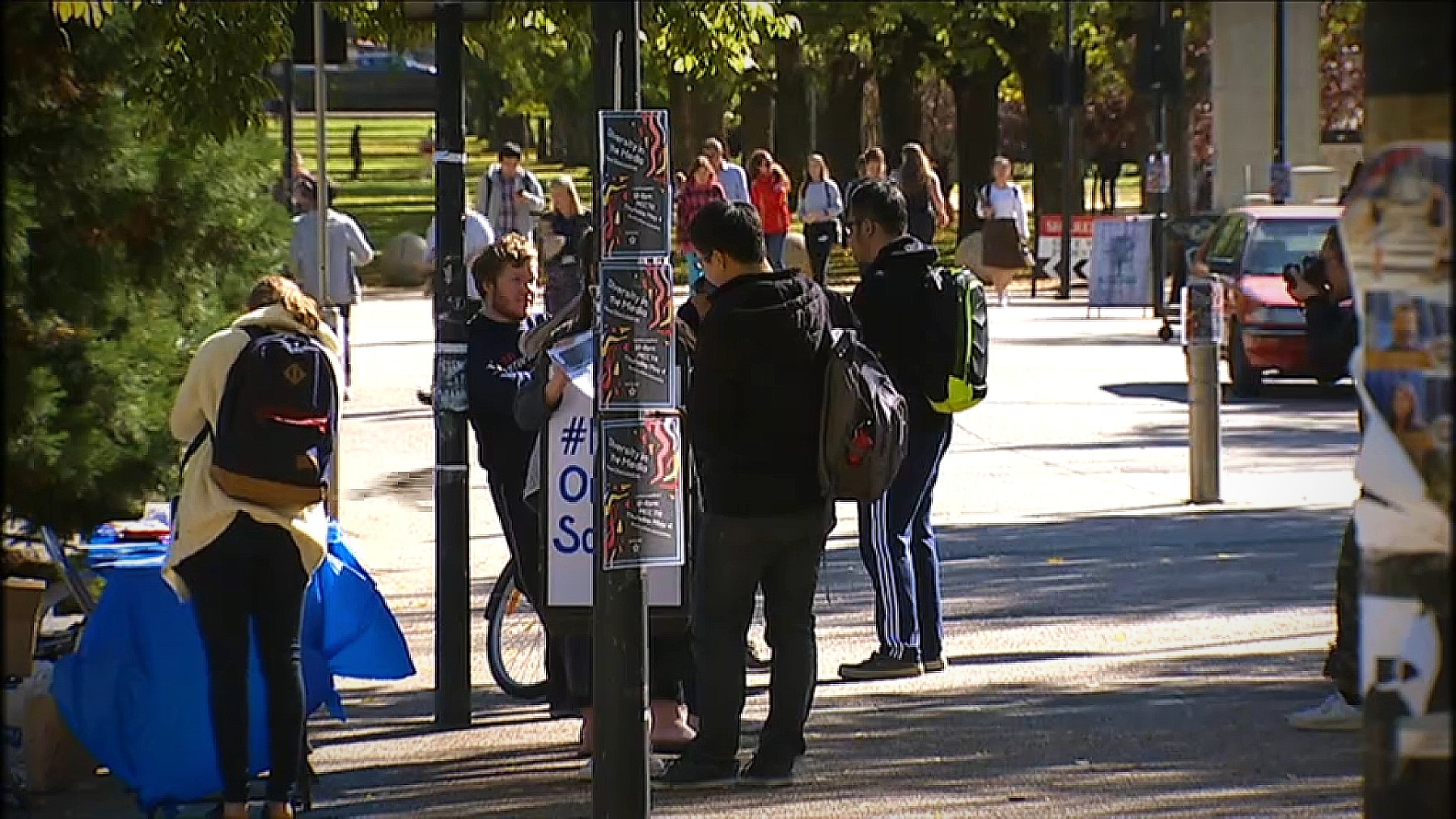 Students at Australian National University in Canberra, pre-COVID (SBS)