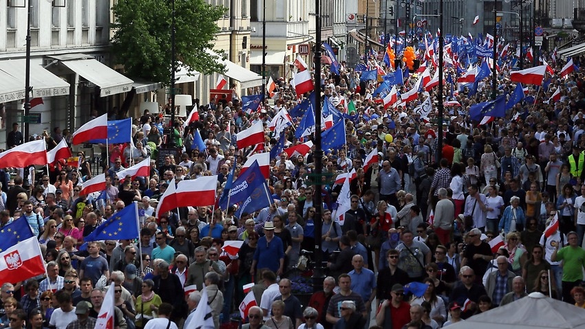 Thousands March In Anti-government Protest In Poland | SBS News