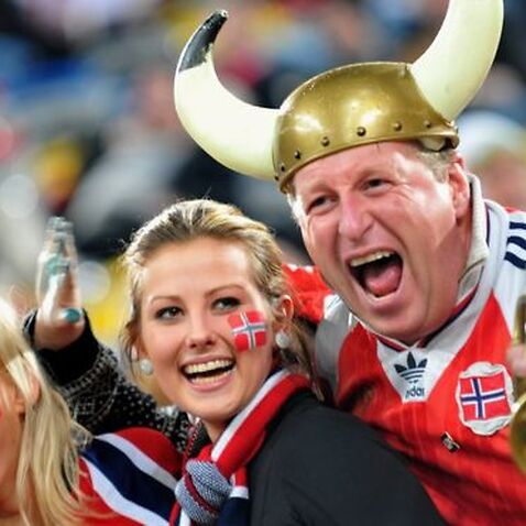 Các cổ động viên Na Uy hạnh phúc trong một trận cầu Quốc tế 2009 