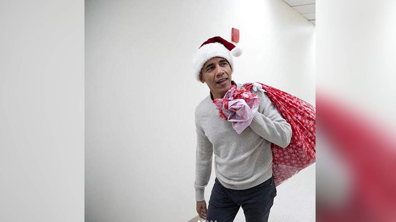 Barack Obama fills in for Santa at Washington, D.C 