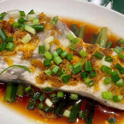 Sakura Shrimp Sauce can bring out the rich taste of steamed fish