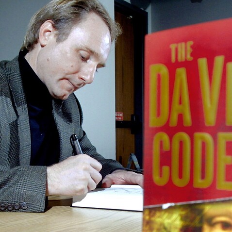 Author Dan Brown during a book signing at the Exeter Public Library in Exeter, N.H. on May 13, 2003.  