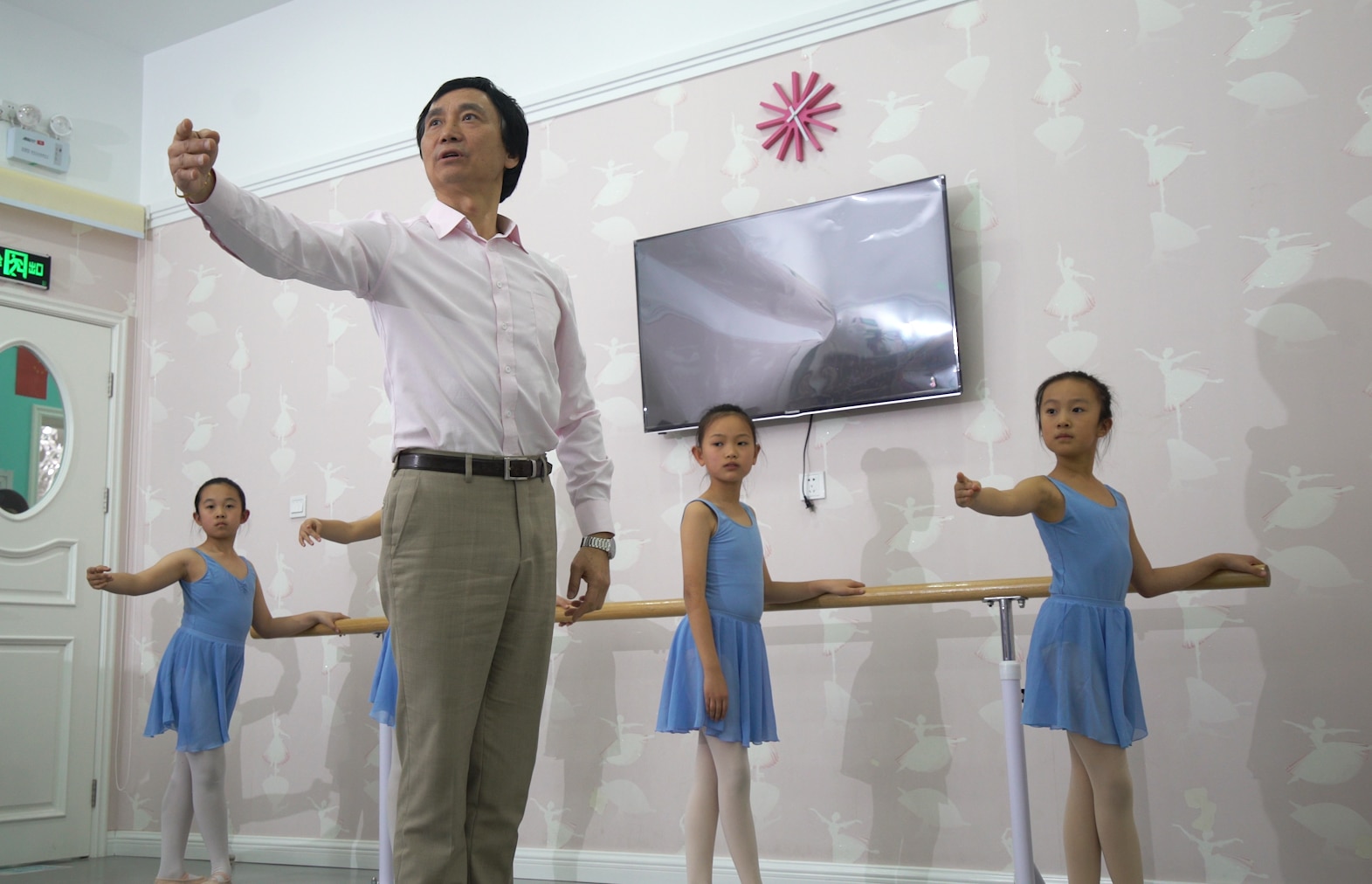 Maos Last Dancer Returns To China 37 Years After Defecting Sbs News