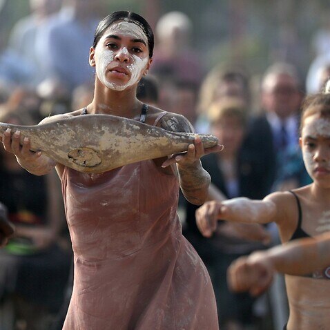 Mulher Aborígene, Jordan O´Davis numa dança com o grupo Buja Buja numa cerimónia Indígena preparada para o Australia Day