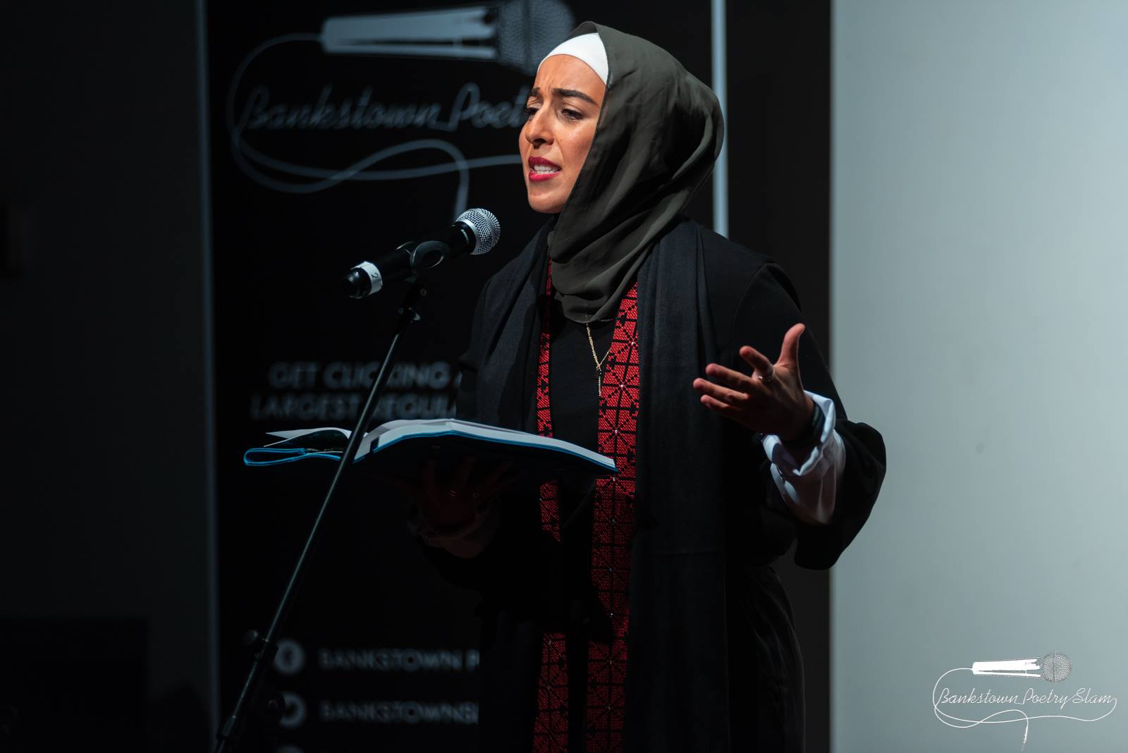 سارة صالح الفائزة بجائزة Peter Porter Poetry Prize 2021