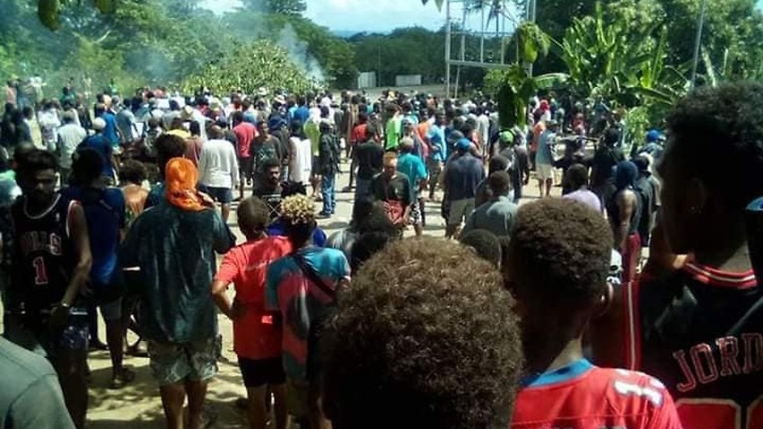 Australia to deploy ADF troops, federal police officers to help quell civil unrest in Solomon Islands