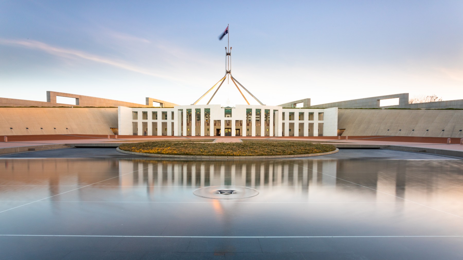 Sbs Language Romaldo Giurgola L Architetto Della Parliament House Di Canberra