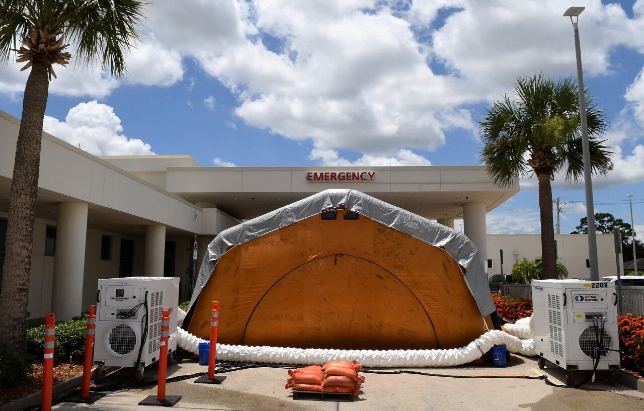 A treatment tent outside a hospital emergency department as COVID-19 infections surge through Florida (Getty Images)