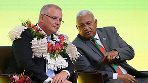 Scott Morrison dan Perdana Menteri Fiji, Frank Bainimarama.