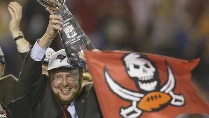 Manchester United, Tampa Bay Buccaneers owner Malcolm Glazer dies at 85 | SBS News