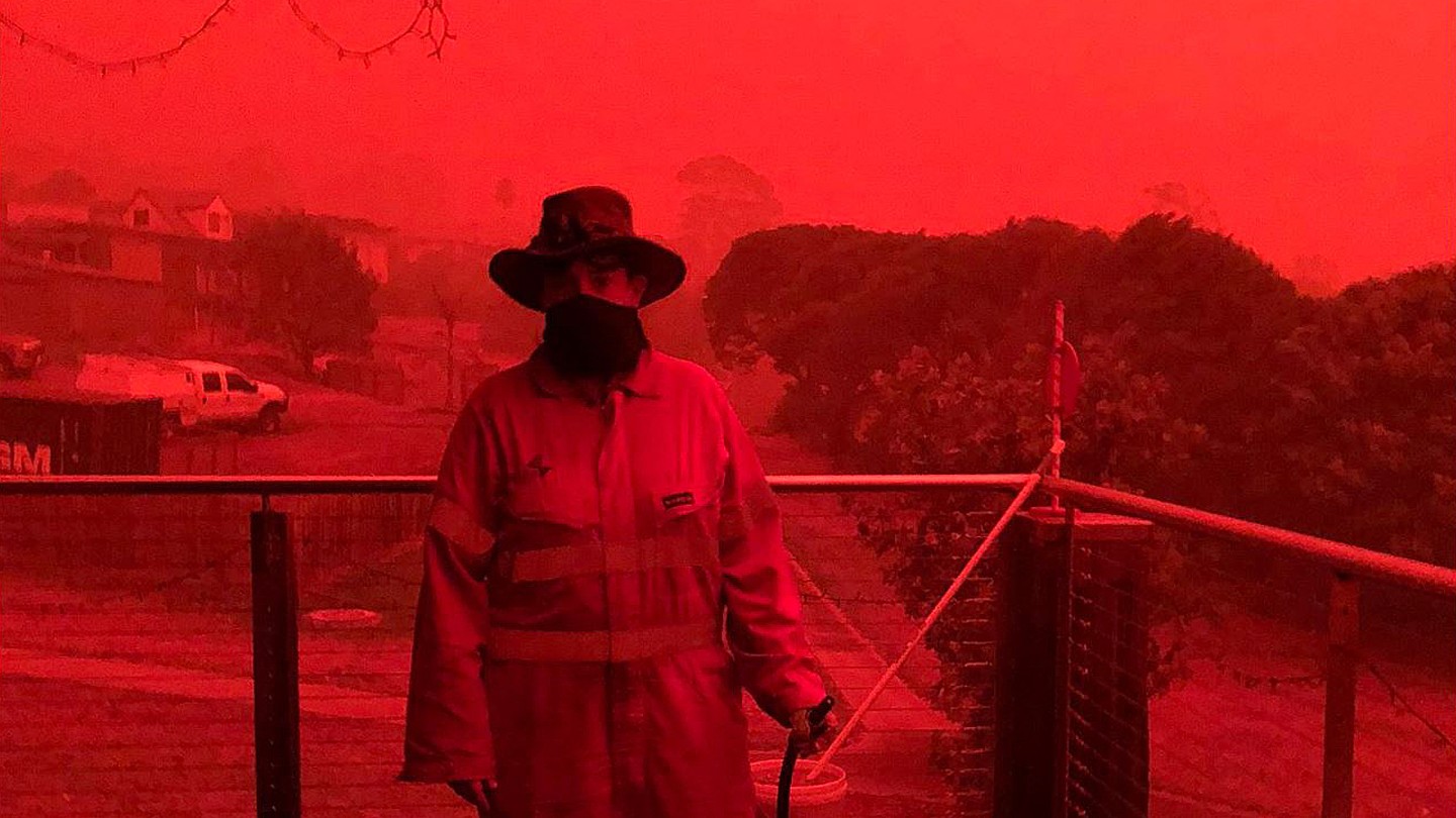 bushfires firefighter female 