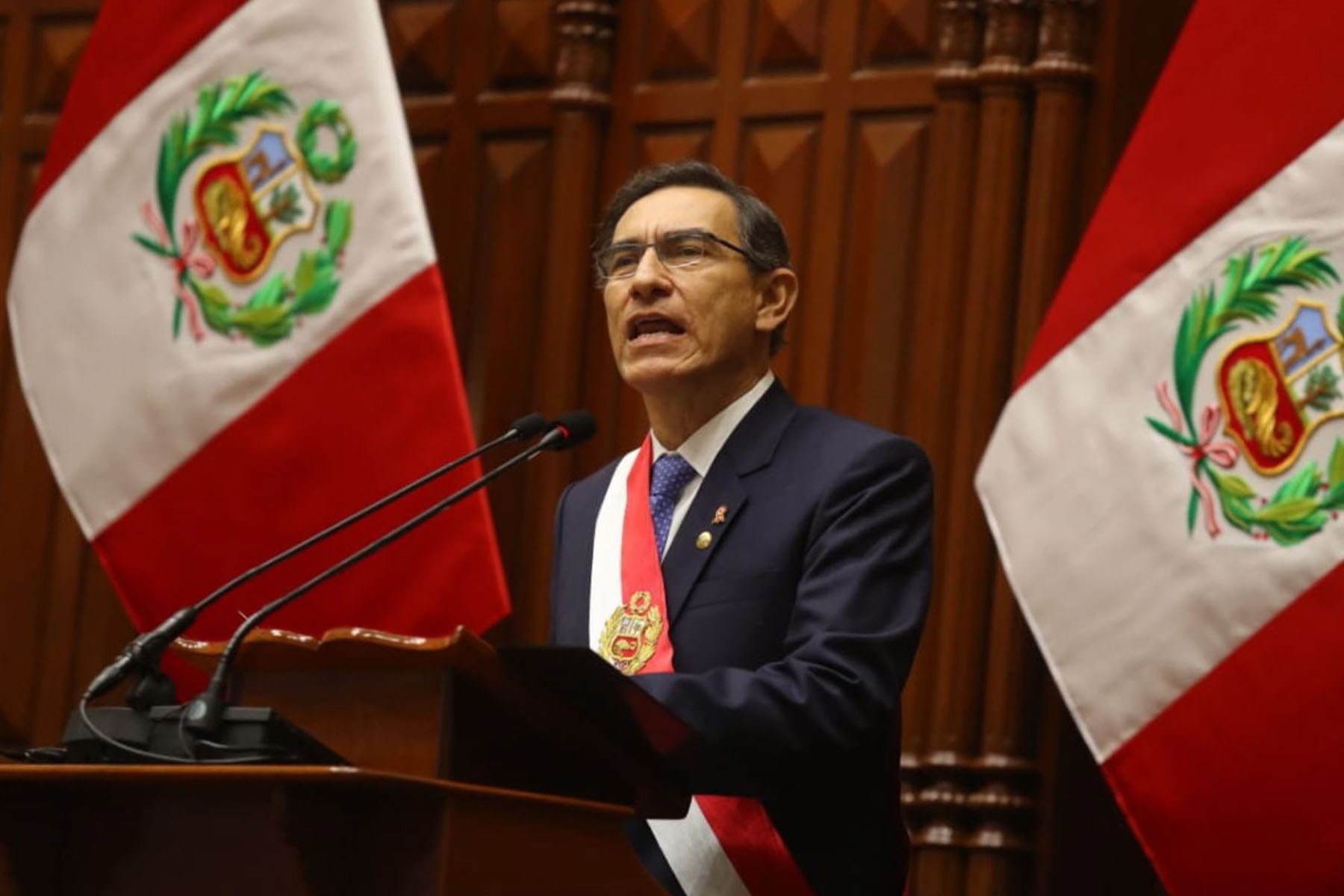 Peru president seeks early elections to end 'institutional crisis 