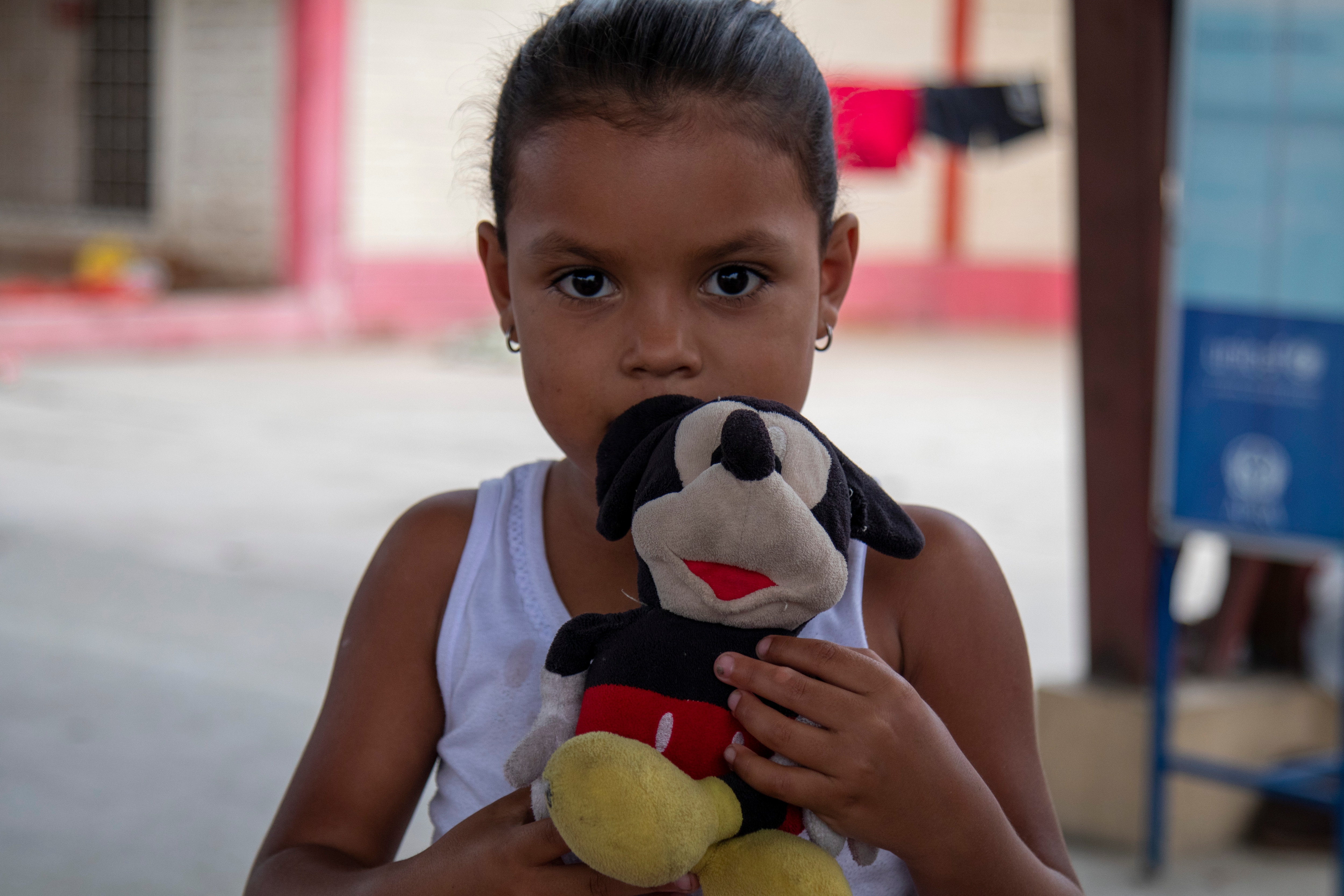 Five-year-old Ami travelled almost 3,000 kilometers to reach Venezuela's border with Peru.