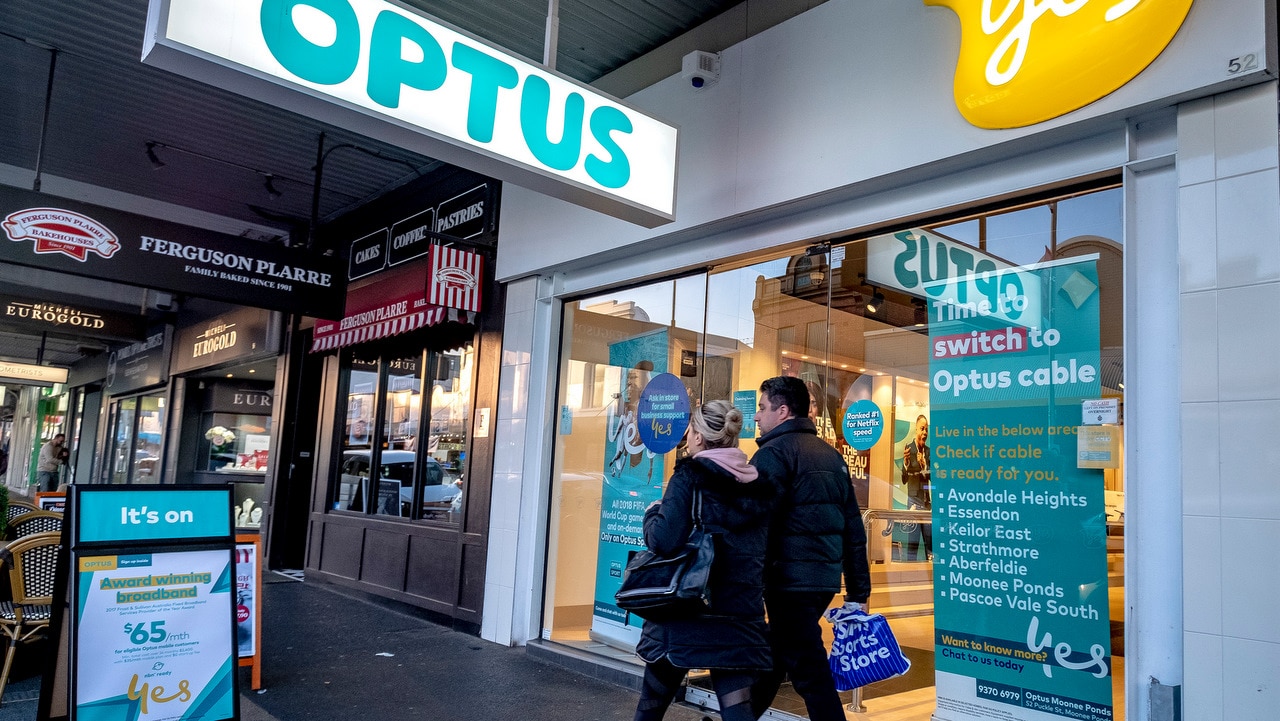 Optus fined $10m for misleading customers | SBS News