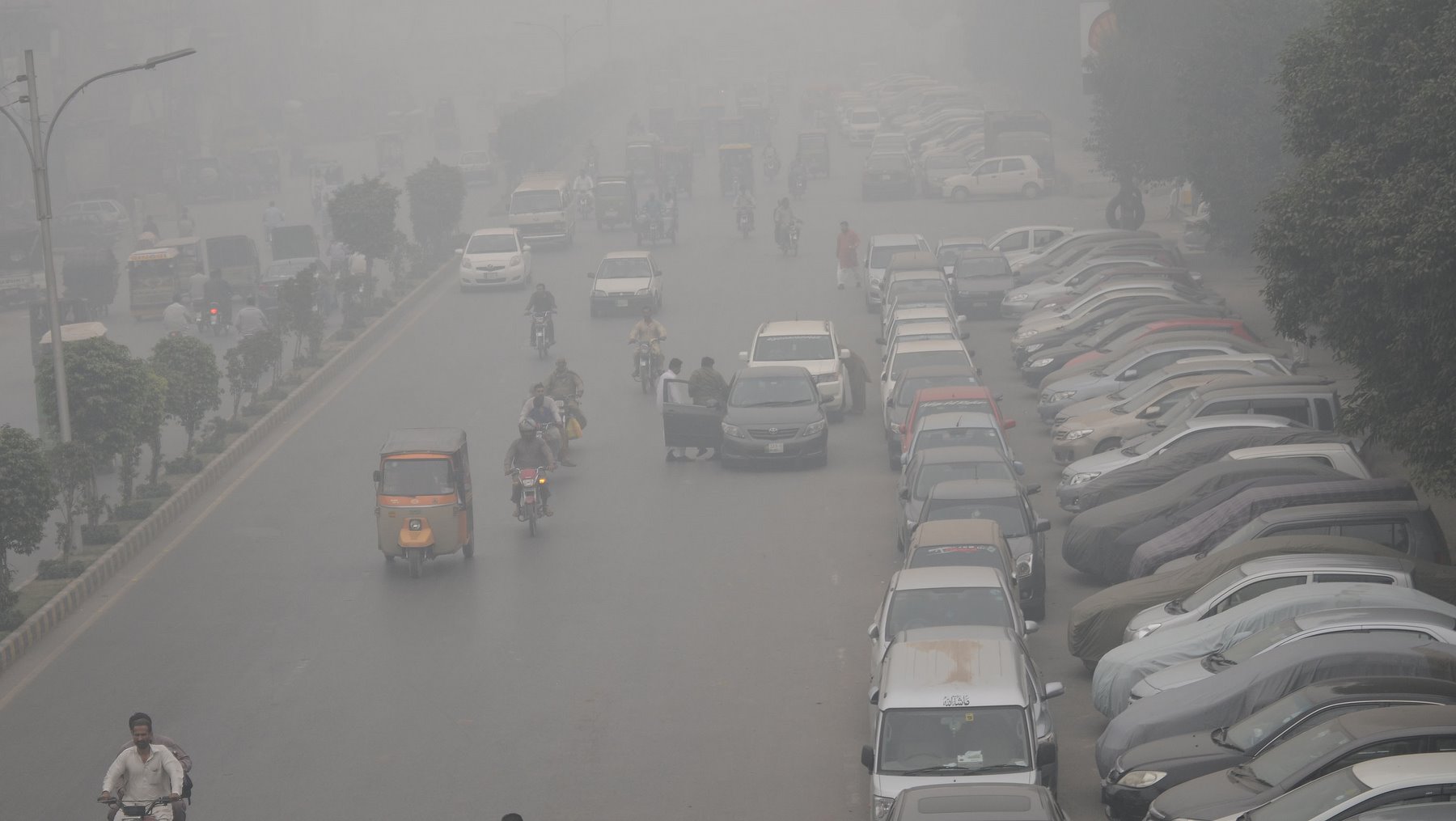 SBS Language | Pollution Crisis Across Several Cities In Pakistan As ...