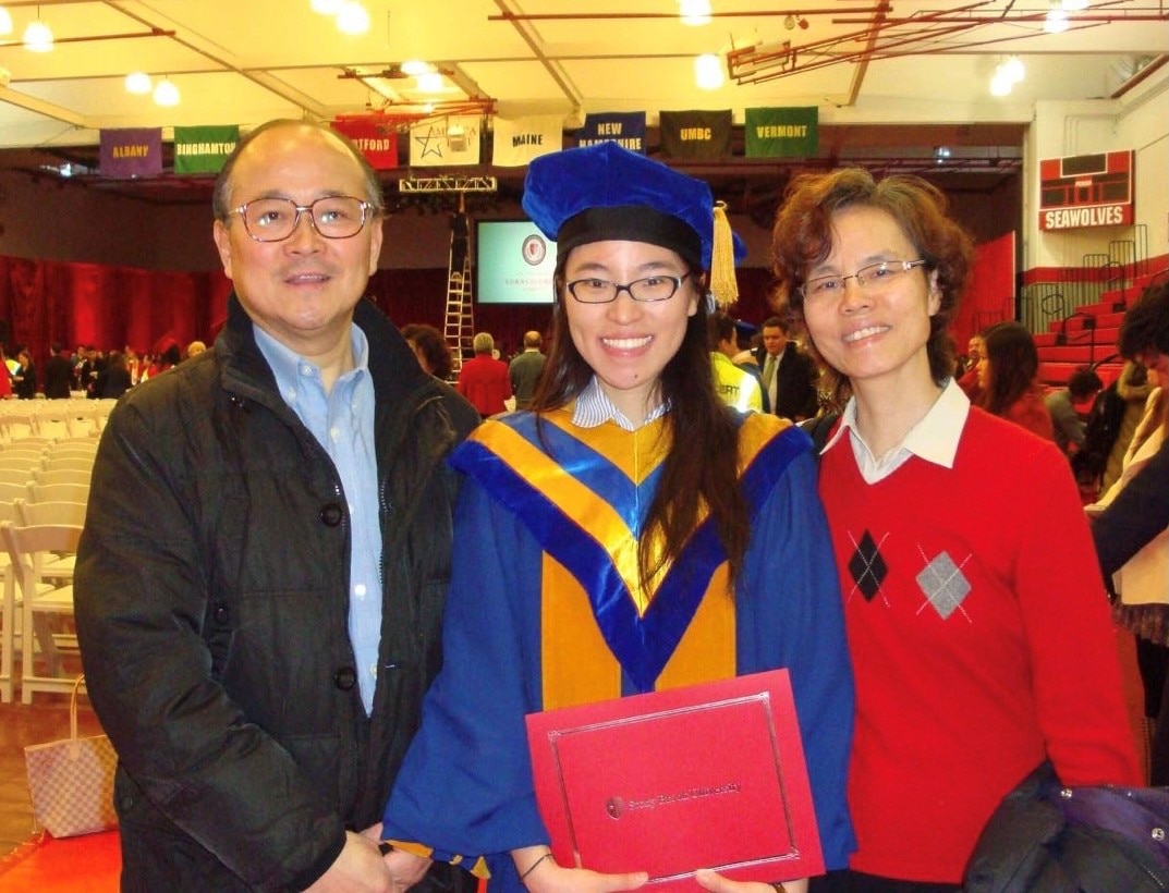 Xia Hua and her parents