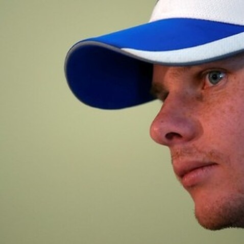 Warner apologizes via social media for ball-tampering role