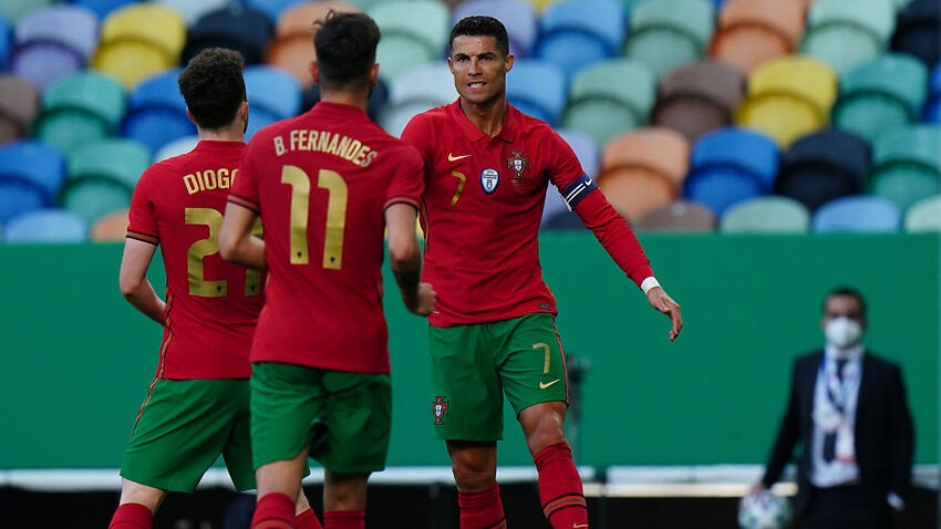 Ronaldo and Fernandes combine in Portugal win  | The World Game