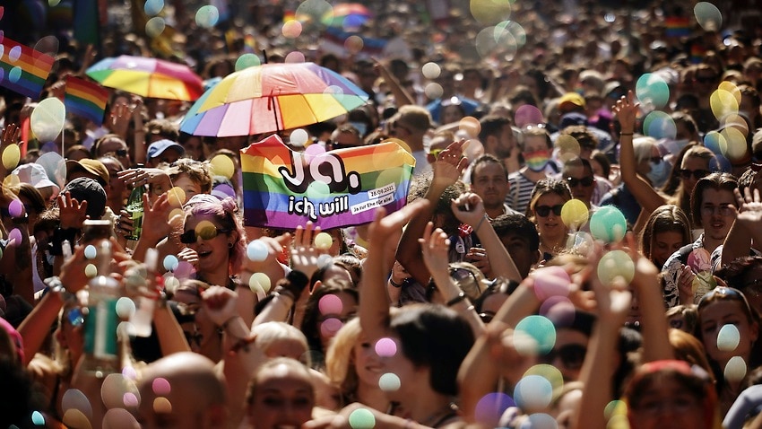 Image for read more article 'Thousands march for Swiss same-sex marriage ahead of referendum'