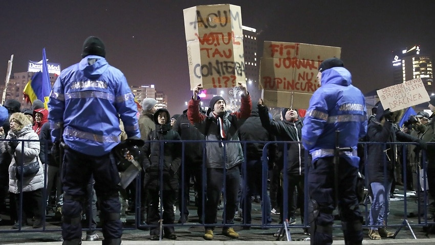 Romania Anti-government Protests Biggest Since Communism Fell | SBS News