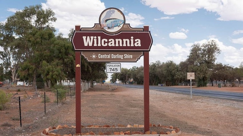 Image for read more article 'Wilcannia residents livid after remote funeral compared to Sydney lockdown party'