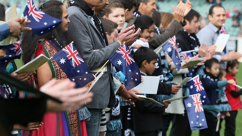 demand-for-australian-citizenship-is-dropping-here-s-why-sbs-news