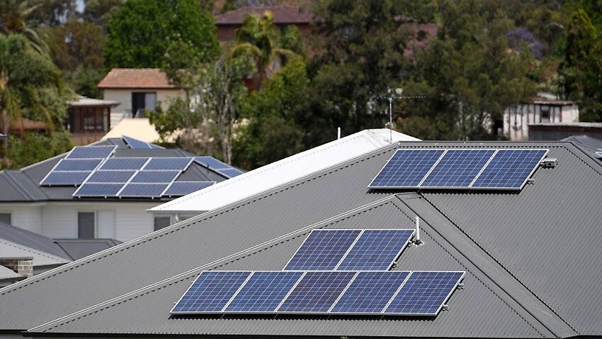 sbs-language-labor-to-offer-2000-battery-rebates-for-homes-in-energy