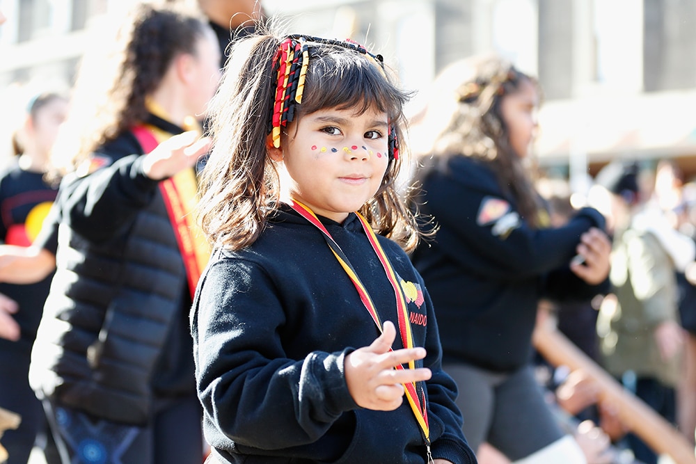 A young girl at a NAIDOC Week event in Naarm (Melbourne), 2018. © Darrian Traynor/Getty Images.