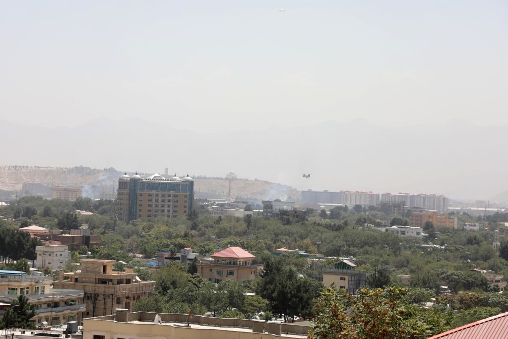 US troops begin arriving in Kabul to evacuate embassy staff.