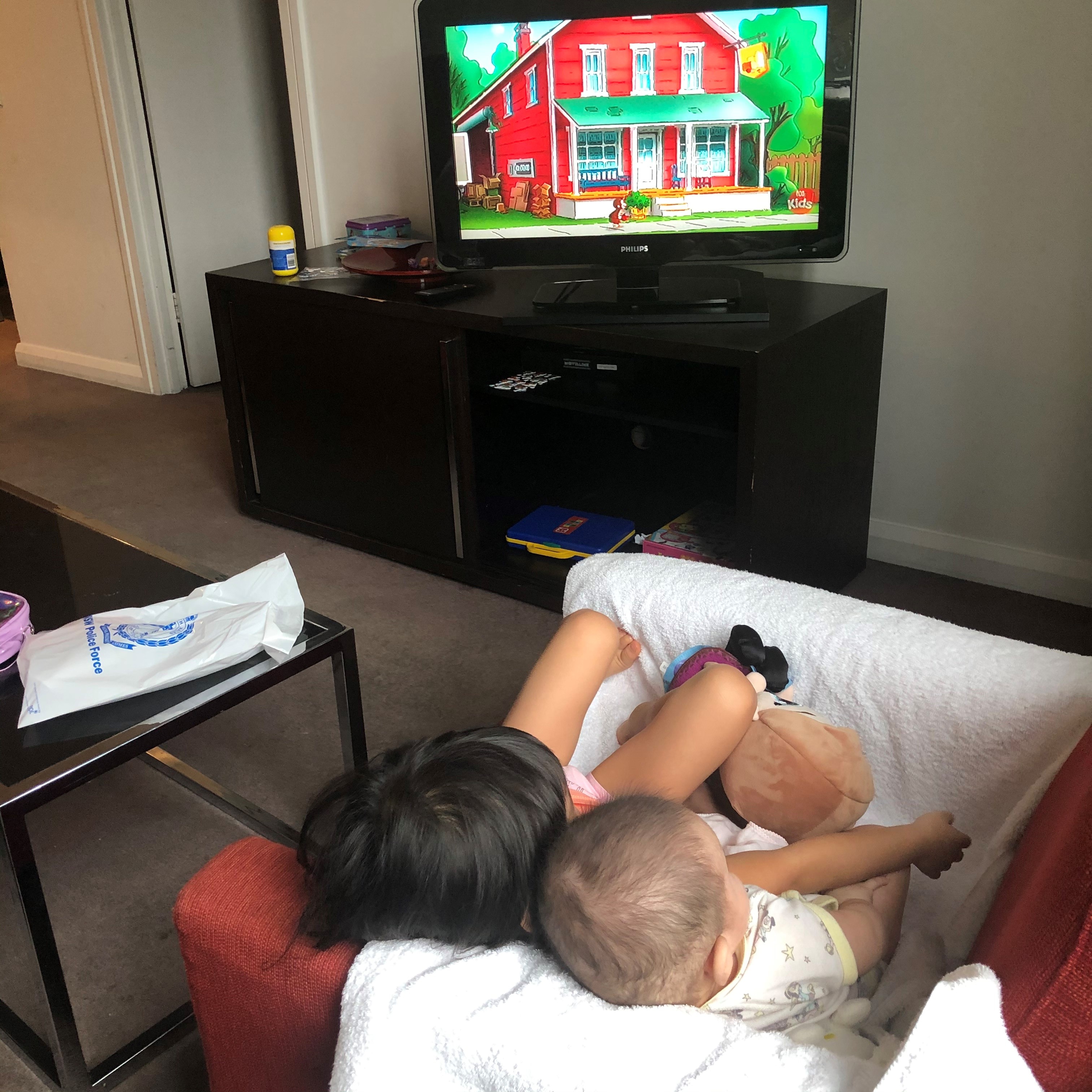 Priscilla Pang and her two kids were isolating for 14 days in a Sydney service apartment.