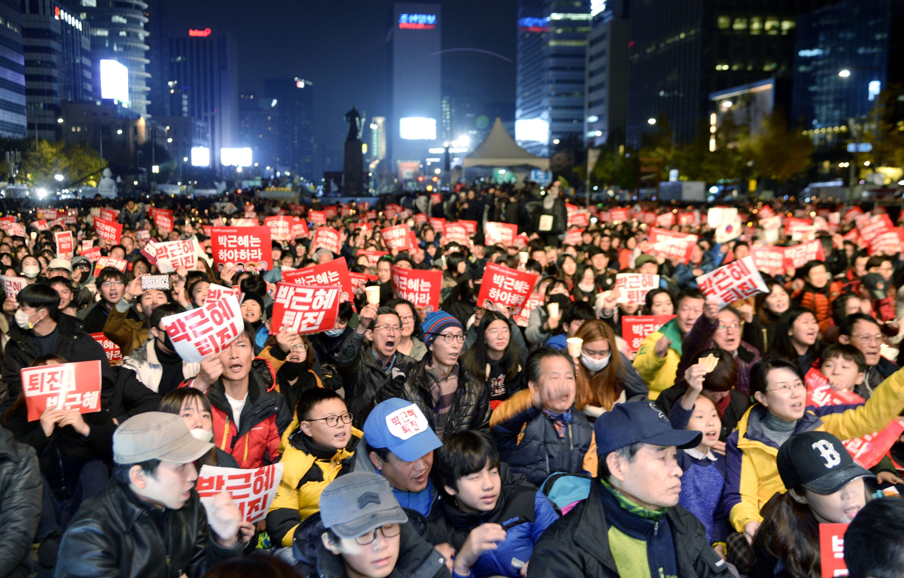 'Million'strong protest tells South Korea president to quit SBS News