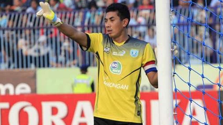 Indonesian goalkeeper dies after colliding with teammate | The World Game