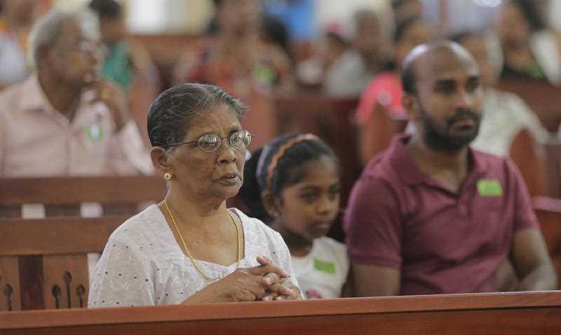 Sri Lankan Catholics Hold First Sunday Mass After Easter Attacks Sbs News