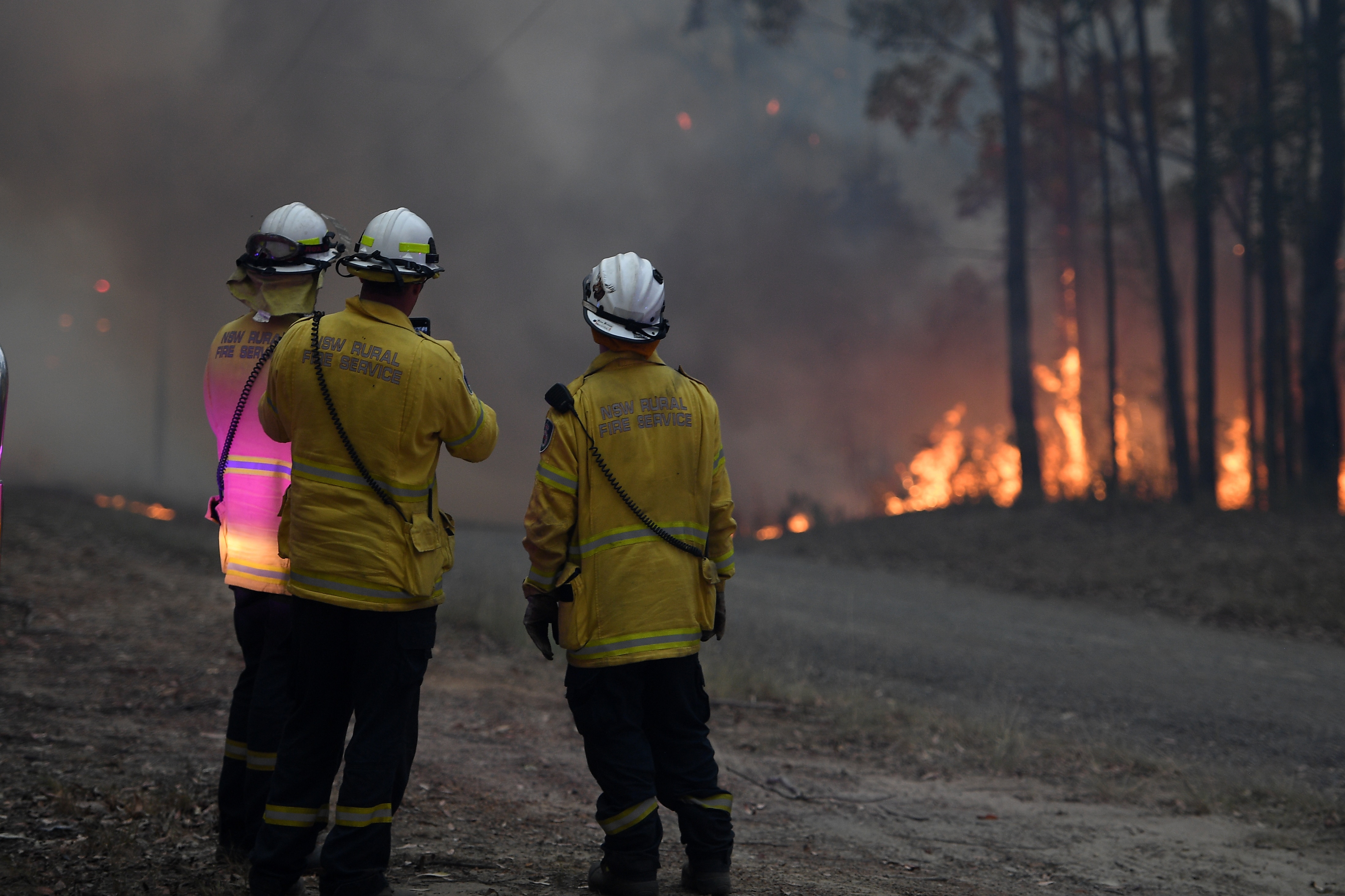 Aussies Struggle to Contain Bushfires as 'Mega' Blaze Emerges Along Coastline
