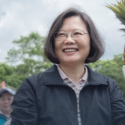 Tsai Ing-wen promoting Taiwanese pineapples