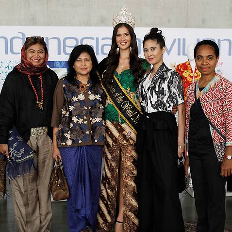 Indonesian Batik designer Novita Yunus (L) at Fashions of Multicultural Australia (FOMA) 2019.