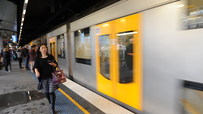 SBS Language | Sydney Train Strike Going Ahead